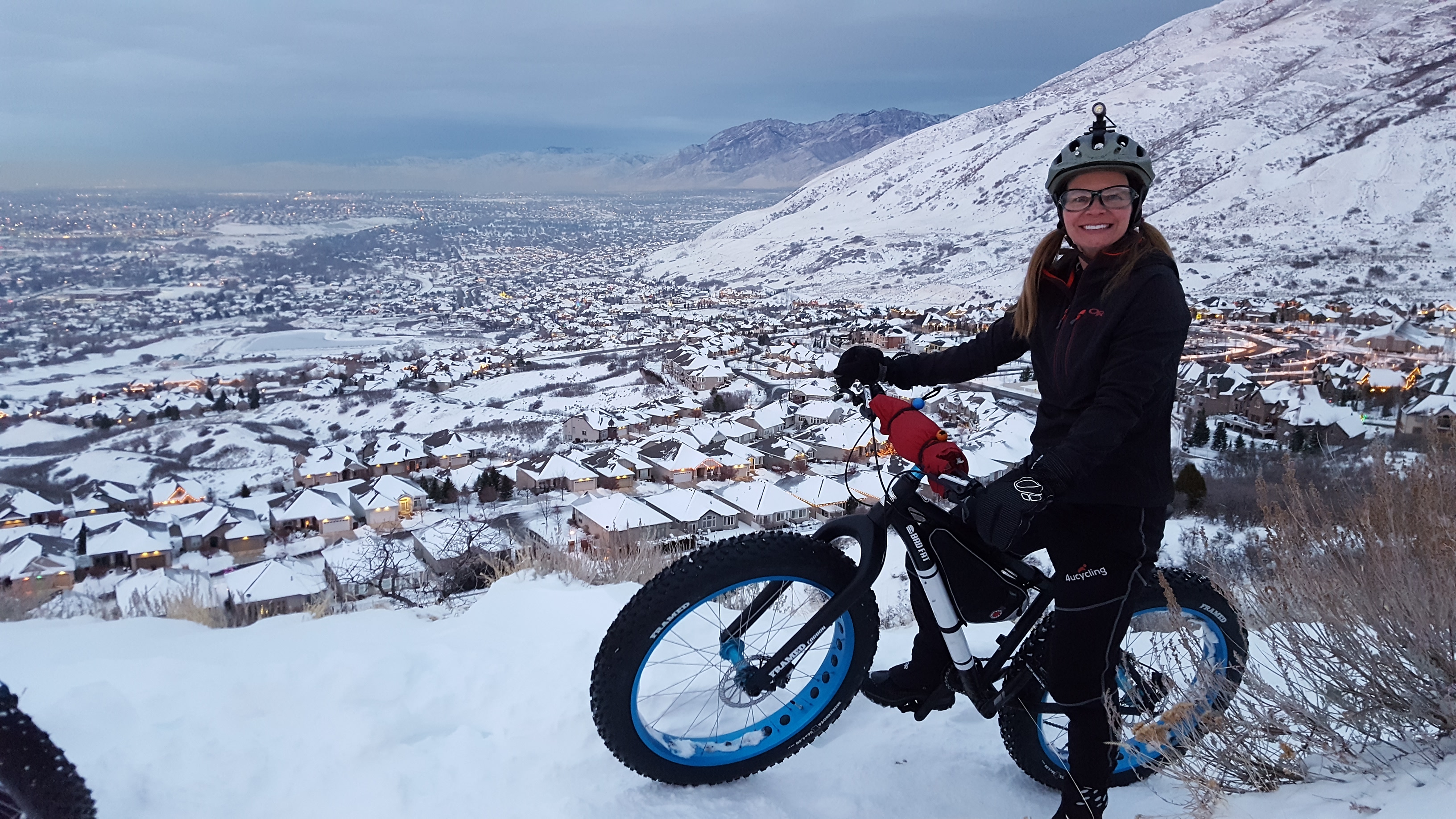 fat biking in the snow with bungie ball ties